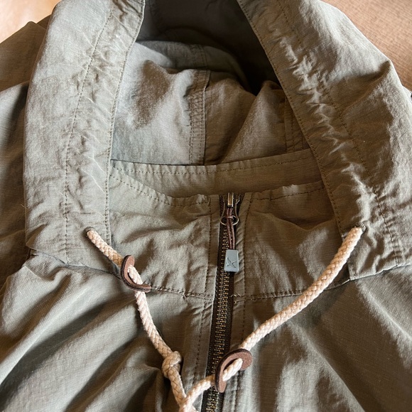 Eddie Bauer women’s  Green Hooded Jacket - Picture 2 of 7